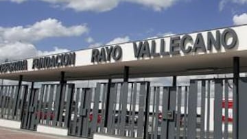 <b>LA JOYA DE LA CORONA. </b>Entrada a las instalaciones de la Ciudad Deportiva Fundación Rayo Vallecano.