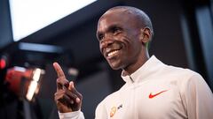 Kipchoge, inhumano: destroza el récord de maratón (2h 01:39)