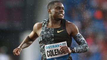 Christian Coleman compite durante una carrera.