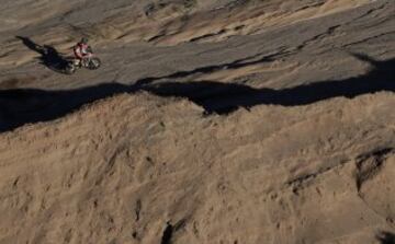 La décima etapa del Rally Dakar entre Chilecito y San Juan (Argentina).
Joan Barreda en su Honda. 