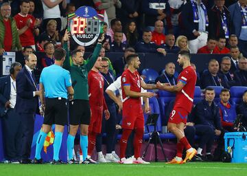 Tadic, en el momento en el que salió al campo sustituyendo a Mitrovic en la derrota frente a Inglaterra del pasado domingo.