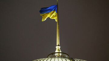 FILE PHOTO: A Ukrainian national flag flies over the parliament building (Verkhovna Rada), in Kyiv, Ukraine, November 26, 2018.  REUTERS/Gleb Garanich/File Photo