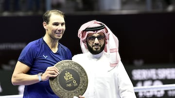 Riyadh (Saudi Arabia), 19/10/2024.- Rafel Nadal of Spain holds his trophy after his third place match against Novak Djokovic of Serbia at the Six Kings Slam exhibition tennis tournament in Riyadh, Saudi Arabia, 19 October 2024. (Tenis, Arabia Saudita, España) EFE/EPA/STR
