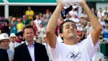 <b>ENHORABUENA. </b>Almagro celebra su triunfo en Bastad.