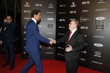 Alfredo Relaño saluda a Rafa Nadal.