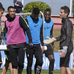 El Sporting enlaza su mejor racha renunciando a la pelota