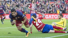 Luis Su&aacute;rez celebrates scoring the winning goal in Camp Nou. 