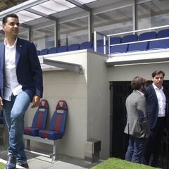 Míchel afronta la complicada misión de gestionar su Huesca