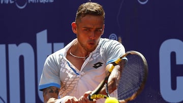 Santiago 8 marzo 2016.
Challenger Cachantun Cup.
Juan Carlos Saez de Chile regresa la bola a Maximiliano Estevez de Argentina durante el Challenger Cachantun Cup en el club Manquehue y que reparte 90 puntos para el ranking ATP.
Santiago, Chile.
08/03/2016
Marcelo Hernandez/Photosport
Tennis, Challenger Cachantun Cup.
Chile's Juan Carlos Saez return the ball to Argentina's Maximiliano Estevez during Challenger Cachantun Cup at Manquehue stadium.
Santiago, Chile.
08/03/2016
Marcelo Hernandez/Photosport
