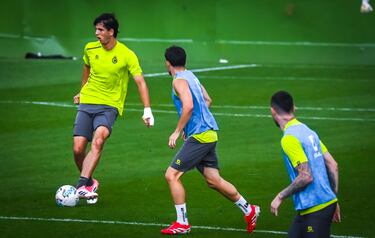 Bielsa tiene en su prelista a Facu González, la torre defensiva del Racing