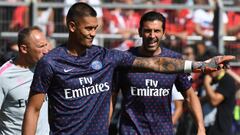 Alphonse Areola y Gianluigi Buffon, porteros del PSG.