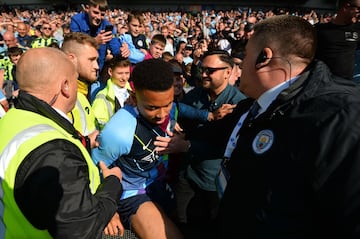 El Manchester City de Pep Guardiola se coronó campeón de la Premier League al golear 4-1 al Brighton en la última fecha de la liga. 