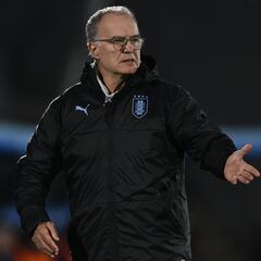Bielsa llega a Barranquilla con su cuerpo técnico, staff y sparrings