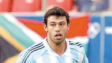 <b>AMENAZADO. </b>La titularidad de Mascherano con Argentina peligrará si sigue jugando en Brasil.