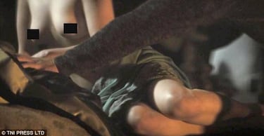 Emilia Clarke, desnuda
en 'Voice from the Stone'