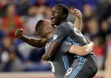 Cuenta con 11 goles y seis asistencias en 67 apariciones en la MLS. Ahora juega para el Draft de Expansión. 