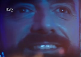 Adiós al azul y al naranja: RTVE se despide de los colores históricos de sus moscas para “fortalecer sus valores”