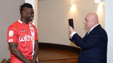 Balotelli, junto a Antonio Galliani. 