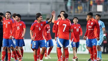 Futbol, Chile vs Nueva Zelanda.
Partido amistoso categoria sub 20.
El Equipo de Chile celebra la victoria contra Nueva Zelanda durante un partido amistoso de la categoria sub 20 realizado en el estadio Bicentenario de la Florida, Chile.
07/06/2025
Javier Torres/Photosport
Football, Chile vs New Zealand.
U-20 friendly match.
Chile’s team celebrate after victory against New Zealand during a U-20 friendly match at the Bicientenario de la Florida stadium, Chile.
07/06/2025
Javier Torres/Photosport