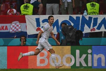 Sarabia empat¨® el partido. 1-1.