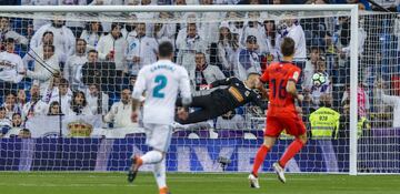 1-0. Lucas Vázquez marcó el primer gol.