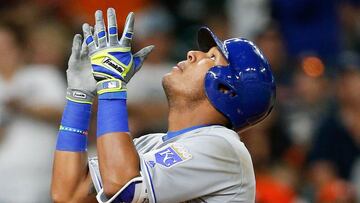 HOUSTON, TX - APRIL 08: Salvador Perez #13 of the Kansas City Royals celebrtaes after hitting a home run in the eighth inning against the Houston Astros at Minute Maid Park on April 8, 2017 in Houston, Texas.   Bob Levey/Getty Images/AFP
 == FOR NEWSPAPERS, INTERNET, TELCOS &amp; TELEVISION USE ONLY ==