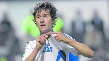 <b>ZARAGOCISTA CIEN POR CIEN. </b>Ander Herrera, durante la celebración de su gol en El Alcoraz.