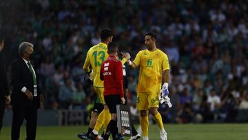 Sustitución de Claudio Bravo por Rui Silva.