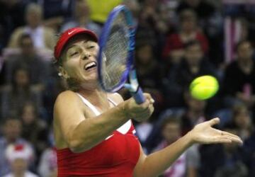 Mario Sharapova se impuso Agnieszka Radwanska y le dio el punto a Rusia ante Polonia. 