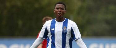 Joao Maleck juega y entrena a equipo del reclusorio de Guadalajara