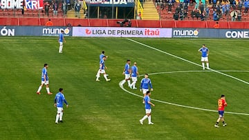 Este momento de tensión entre los jugadores de la U no se esperaba: no se vio en la televisión