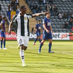 Bryan Róchez sigue brillando con el Nacional de Portugal