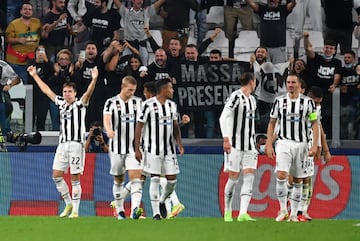 La Juventus ha perdido peso en cuanto a valor de mercado con la salida de Cristiano. Los valores de la nueva Vecchia Signora los lideran De Ligt y Chiesa (70), Dybala (50), Morata (45), Locatelli, Arthur, Kean y Kulusevski (35).