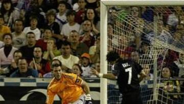 <b>24-4-2010. </b>Pese a estar lesionado, el capitán aguantó el dolor para marcar el 1-1 que inició el triunfo.