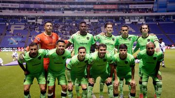 MEX3437.PUEBLA (MÉXICO),25/08/2023.- Fotografía grupal de Juárez FC durante un partido del torneo apertura 2023 de la liga de fútbol mexicano, disputado hoy en el estadio Cuauhtémoc, en Puebla (México). EFE/Hilda Ríos