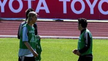 <B>TOCADOS. </B>Guti y Figo se entrenaron aparte del grupo.