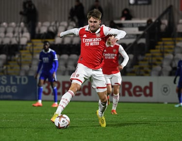 Billy Vigar, canterano del Arsenal y jugador del Chichester City, equipo semiprofesional de la séptima división inglesa, falleció con apenas 21 años. Tal y como explicado su club en un comunicado, “tras sufrir una grave lesión cerebral el pasado sábado, Billy Vigar fue puesto en coma inducido. El martes necesitó una operación para aumentar sus posibilidades de recuperación. Aunque esto le ayudó, la lesión resultó ser demasiado grave y falleció el jueves (25) por la mañana".
