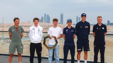 Philipsen, Pogacar, Van Eetvelt, Bilbao, Milan y Merlier, con el trofeo del UAE Tour.