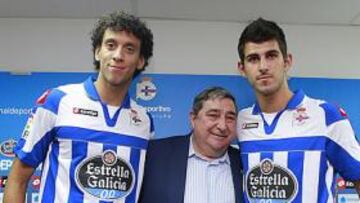 <b>DOS MÁS. </b>Lendoiro presentó ayer a Nelson Oliveira y a Roderick como nuevos jugadores del Depor, que ya ha realizado seis fichajes.