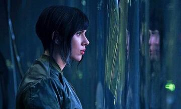 Scarlett Johansson caracterizada como la protagonista de 'Ghost in the Shell', la imágen de la polémica.