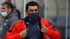 Valencia sorprende y presiona por la renovación de Larrivey