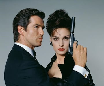 En 1995 compartió reparto junto a Pierce Brosnan en 'GoldenEye' interpretando a la mujer fatal Xenia Onatopp. Era uno de sus primeros papeles y le dio la oportunidad de convertirse en uno de los rostros más destacados de Hollywood en los años posteriores.