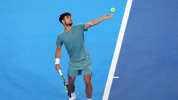MASON, OHIO - AUGUST 16: Carlos Alcaraz of Spain serves during the match against Alexander Zverev of Germany during Day 10 of the Cincinnati Open at the Lindner Family Tennis Center on August 16, 2025 in Mason, Ohio. Dylan Buell/Getty Images/AFP (Photo by Dylan Buell / GETTY IMAGES NORTH AMERICA / Getty Images via AFP)