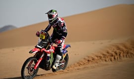 Schareina gana y se aferra a la lucha por el Dakar