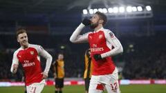 Giroud celebra uno de los dos tantos que le anot&oacute; a Hull City.