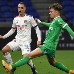 El Olympique de Lyon se lleva el derbi en un final de infarto