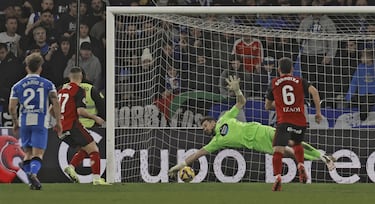 Un hat trick para presentar la candidatura del Mirandés al ascenso. Izeta se está demostrando como una competencia solvente para Panichelli.