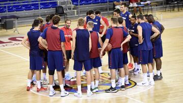 Sito Alonso con su plantilla, ya preparada para el debut de mañana en la Euroliga.