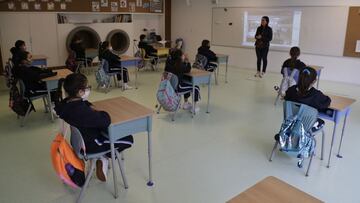 Bogot&aacute;. 09 de febrero de 2020. Regreso a clases en alternancia en colegios privados de Bogot&aacute;. A la fecha, 907 instituciones educativas de la capital cuentan con la aprobaci&oacute;n para el regreso semipresencial. (Estas fotograf&iacute;as 