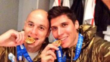 Rafa Jordà y Nano con sus medallas.
